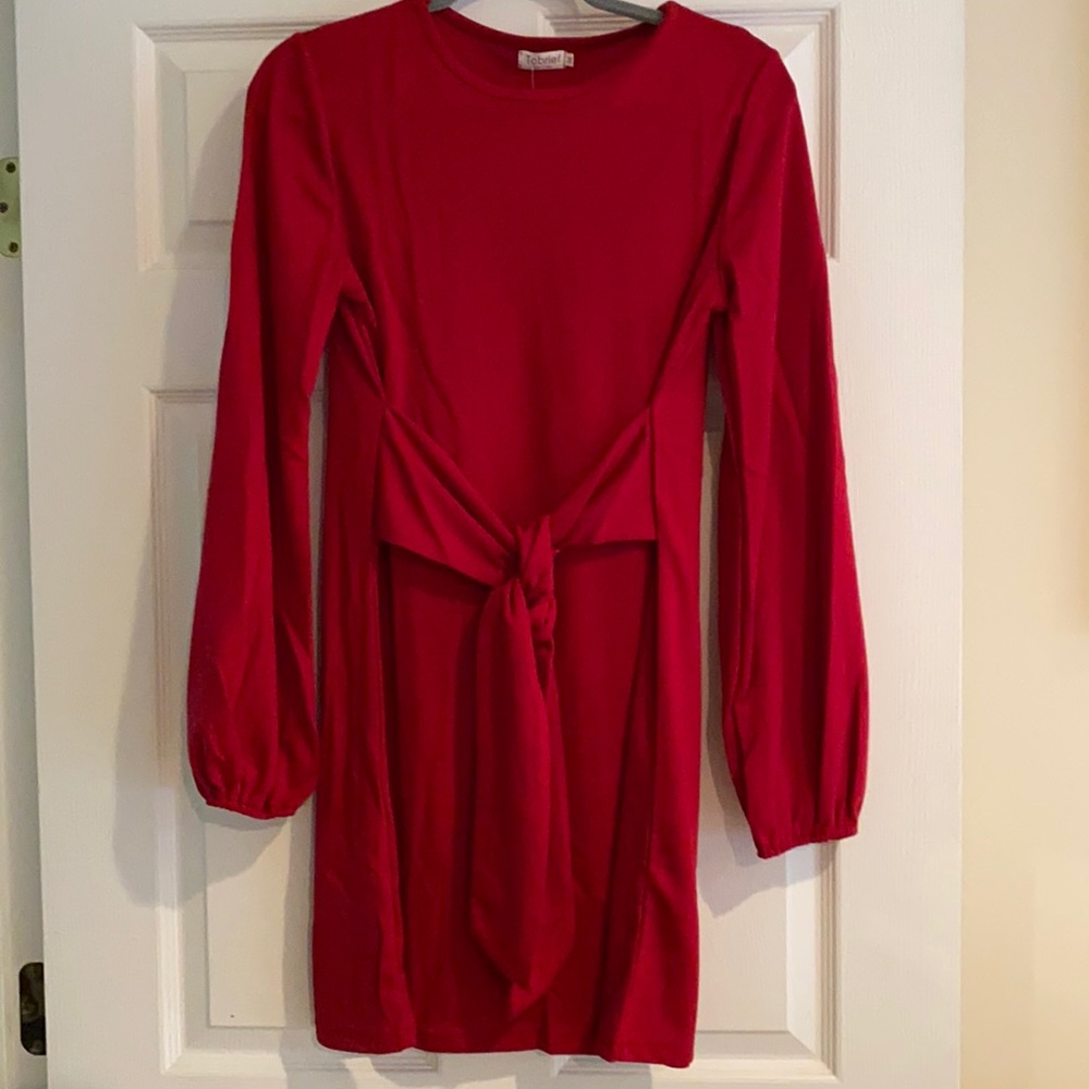 Beautiful red dress!